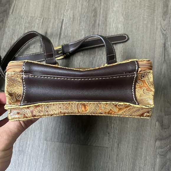 Relic Brown Leather Crossbody Bag - Picture 7 of 9